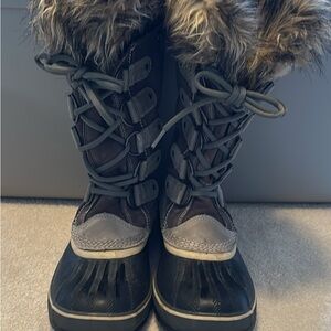 Sorel Women's Winter Boots - Black and Gray with Fur Trim